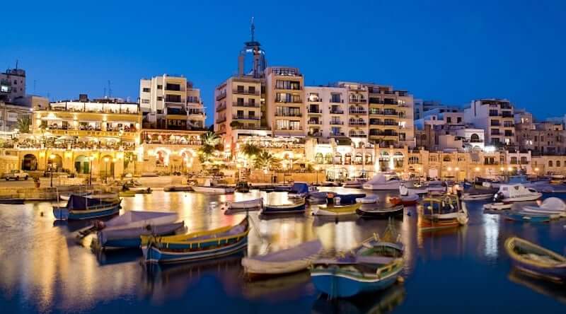 Onde Ficar em St. Julian’s em Malta: Próximo a Praia